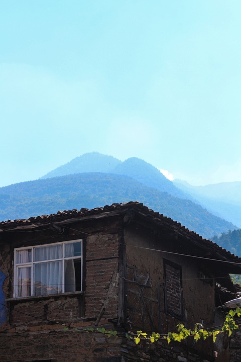 De Onvergetelijke Zomer van 2017: Hoe een Zonnenvloed De Wereld Veranderde 🌍