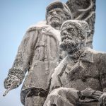 Revolutionaire doorbraak: Eerste foto van zwarte gaten ontkracht ons heelal! 🌌