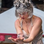 De Magische Avonturen van de Stilte: Wanneer IJsland de Wereld Verraste 🌍