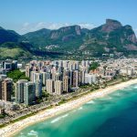 De Verbazingwekkende Ontdekking van een Megalodon-tand: Verleden Herleeft! 🦈