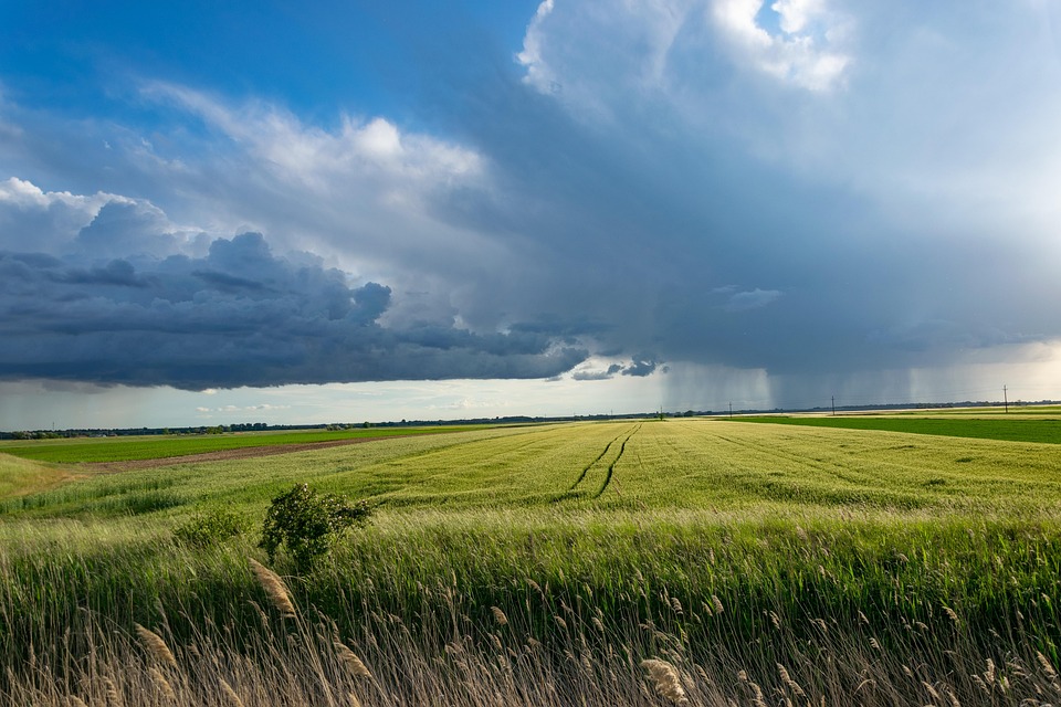 Verbijsterende Storm Vrouw in Italië: Hoe de Natuur ons Verraste 🌪️