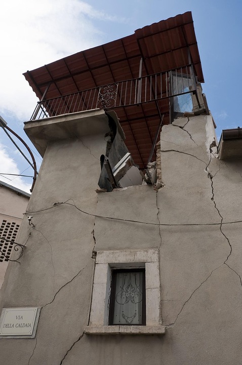 De Aardbeving in Haïti: Een Shock die de Wereld Veranderde 🌍